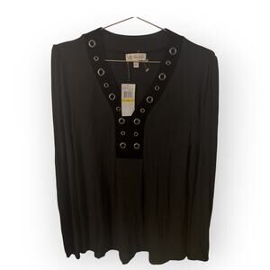 Neiman Marcus NWT Black stretchy top SZ M